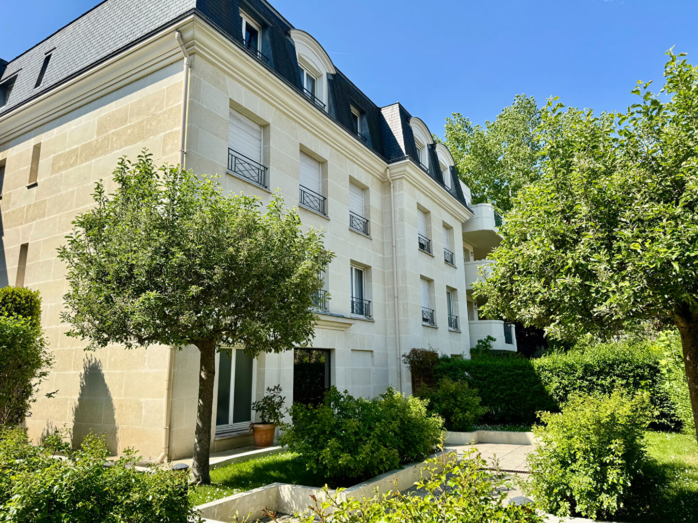 Appartement Bois Colombes 4 pi\u00e8ce(s) 114.03 m2 8\/8