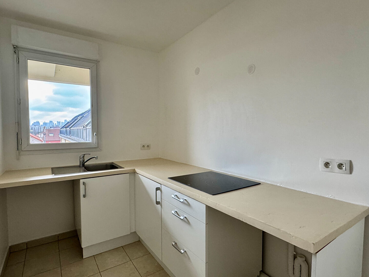 Appartement Bois Colombes 3 pi\u00e8ce(s) de 67.22 m\u00b2 + balcon de 6 m\u00b2 4\/7