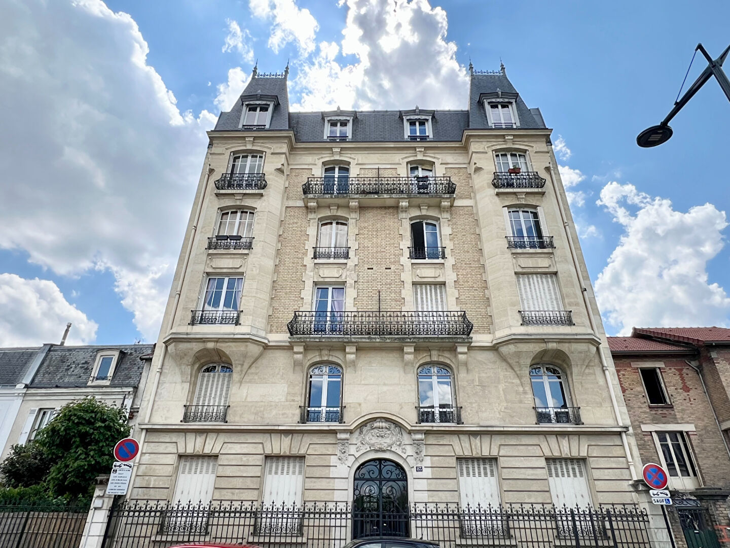 Appartement  4 pi\u00e8ce(s) 83.76 m\u00b2 BOIS-COLOMBES